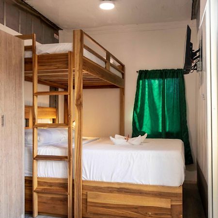 Emi'S Place Container Living Uvita Exterior foto