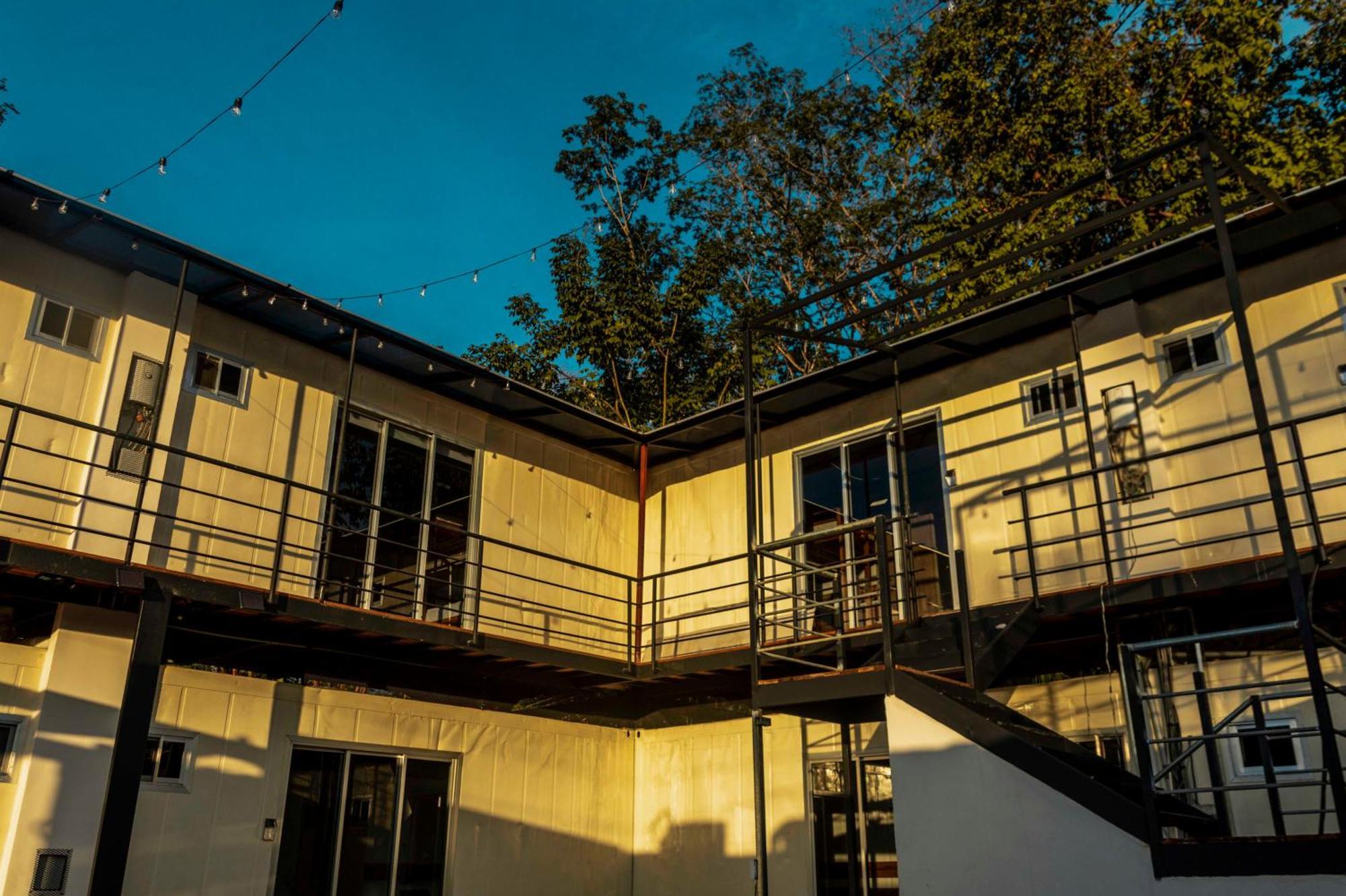 Emi'S Place Container Living Uvita Exterior foto