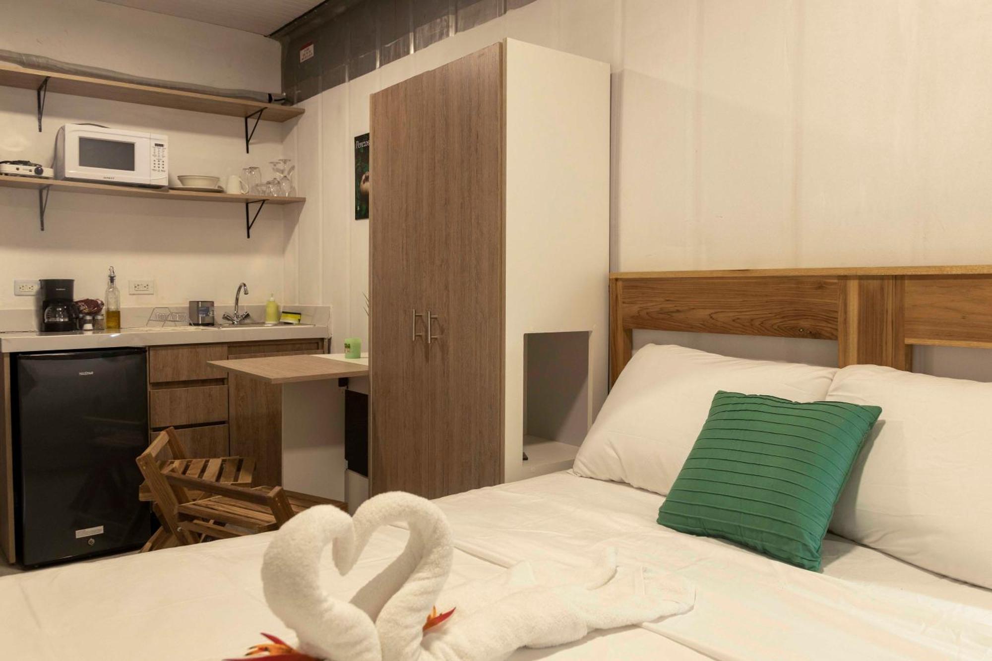 Emi'S Place Container Living Uvita Exterior foto